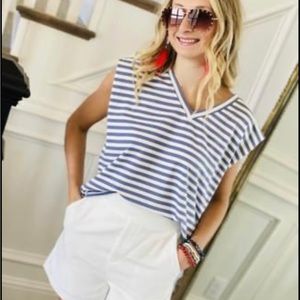 NWT - Q2 Women’s cap sleeve top - size medium